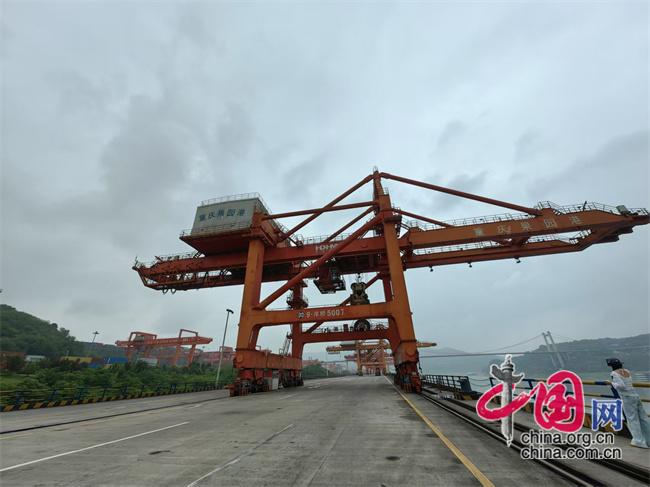 重庆海关支持多式联运体系构建打通“筋络”货畅八方(图1)