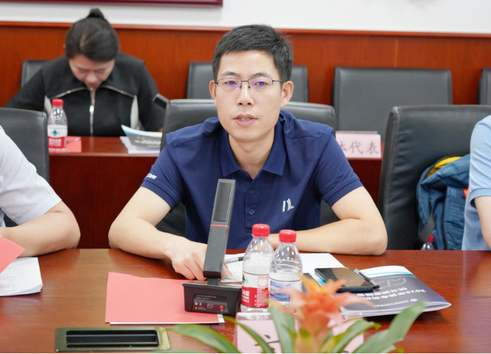 《2025年货车司机从业状况调查报告》发布会暨第十期现代物流与供应链智库论坛在京召开(图11)