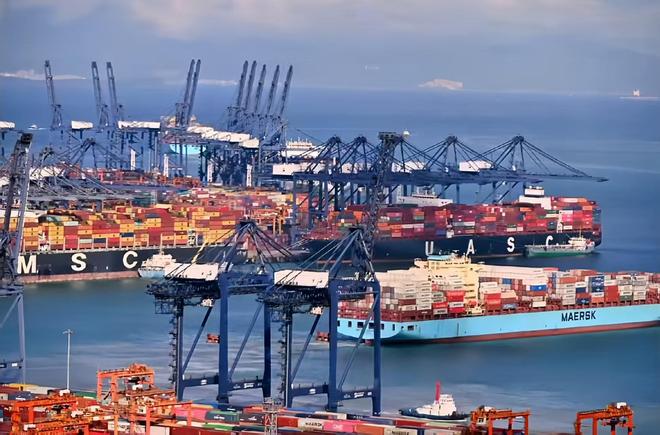 2025年跨境超大件物流新趋势：跨世通全球物流如何重塑行业标准(图2)