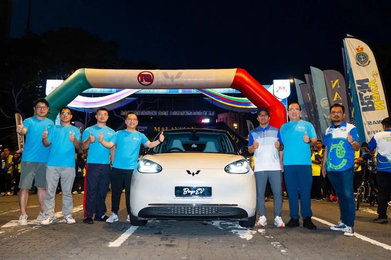 五菱印尼公司向印尼邮政正式交付首批MitraEV新能源物流车(图2)