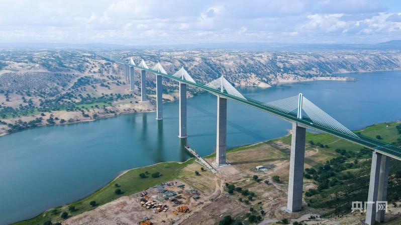 奋进内蒙古·发展有底气丨草原坦途通衢北疆(图7)