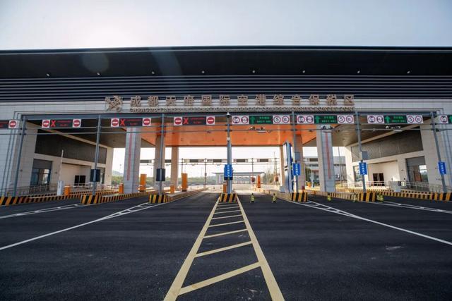 成都天府国际空港综保区通过正式验收(图3)