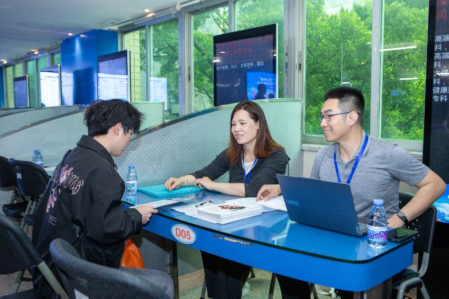 21现场｜深圳节后招聘会：9成企业已开工用工需求稳中有升(图4)