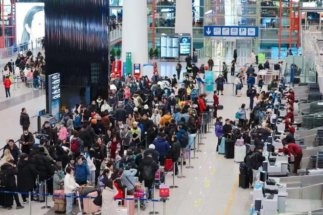 2025年机场观察:“显微镜”里读数据“望远镜”中见发展(图1)