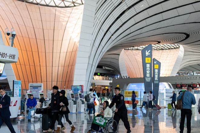 2025年机场观察:“显微镜”里读数据“望远镜”中见发展(图5)