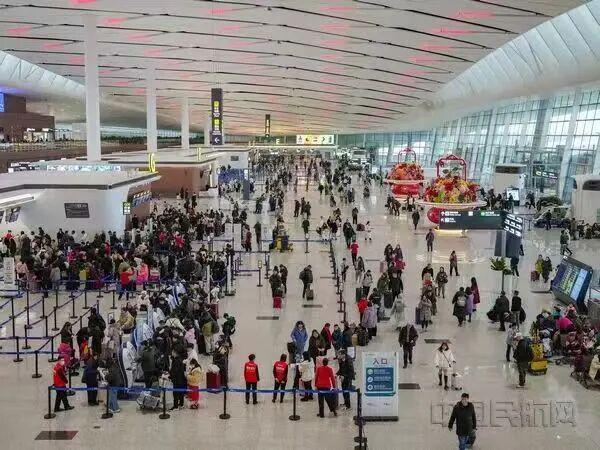 2025年机场观察:“显微镜”里读数据“望远镜”中见发展(图9)